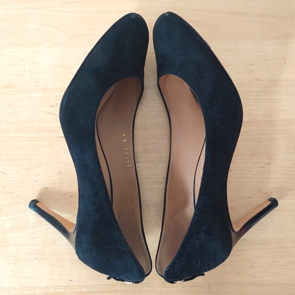 Salvatore Ferragamo black suede pumps - Picture 8 of 16